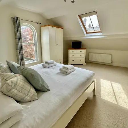 7 Bluebridge Court With Free Parking * 约克