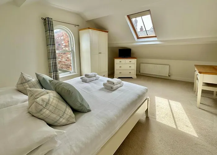 7 Bluebridge Court With Free Parking * York