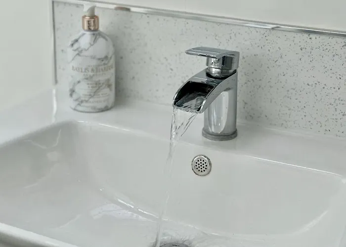 7 Bluebridge Court With Free Parking Appartement York