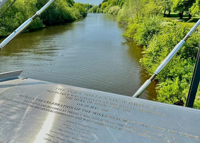 7 Bluebridge Court With Free Parking Appartement *