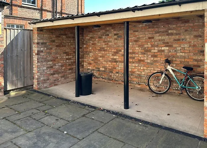 7 Bluebridge Court With Free Parking York