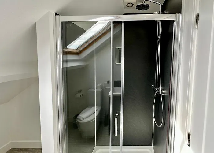 7 Bluebridge Court With Free Parking York