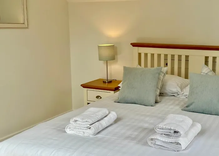 7 Bluebridge Court With Free Parking *