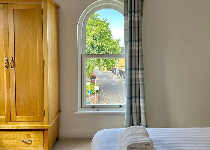 7 Bluebridge Court With Free Parking