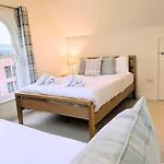 7 Bluebridge Court With Free Parking * York