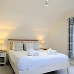 Apartment 7 Bluebridge Court With Free Parking *