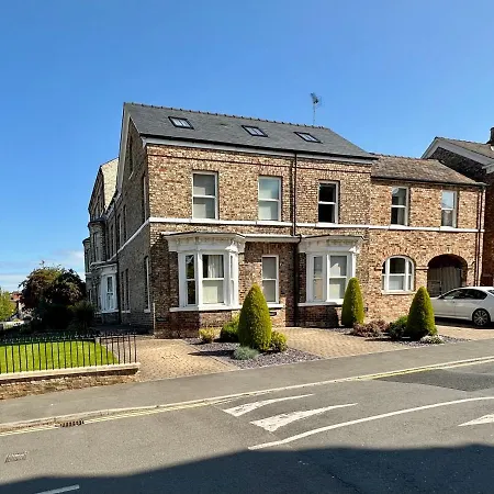7 Bluebridge Court With Free Parking
