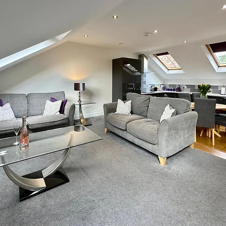 7 Bluebridge Court With Free Parking York